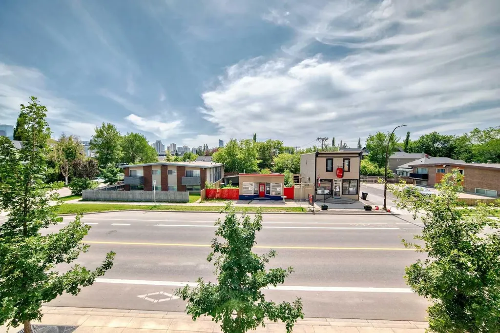 1234 5 Avenue NW Calgary AB T2N 0R9