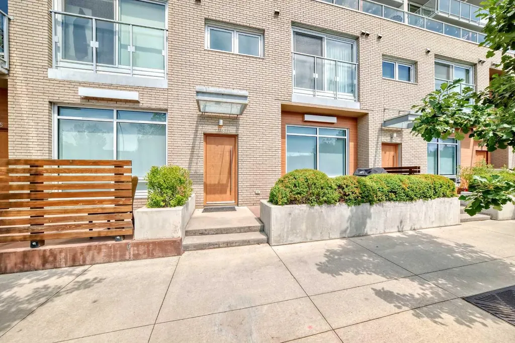 1234 5 Avenue NW Calgary AB T2N 0R9