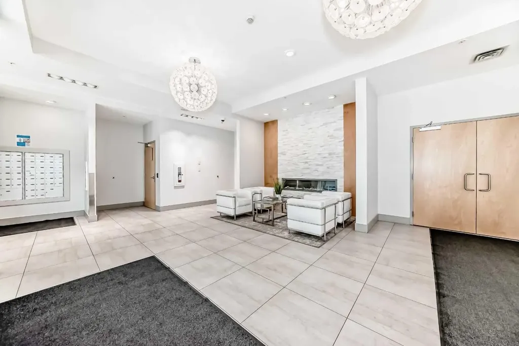 1234 5 Avenue NW Calgary AB T2N 0R9