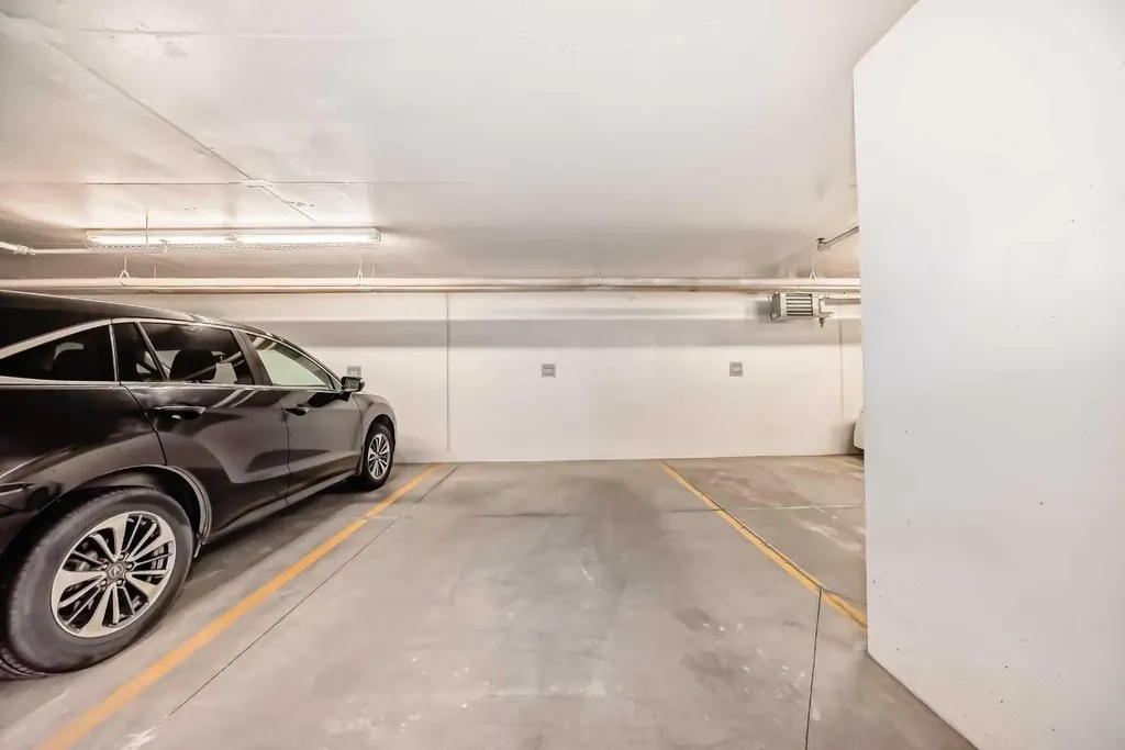 1234 5 Avenue NW Calgary AB T2N 0R9