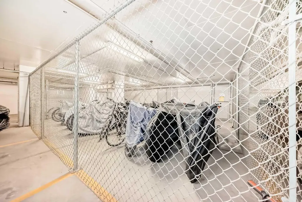 1234 5 Avenue NW Calgary AB T2N 0R9