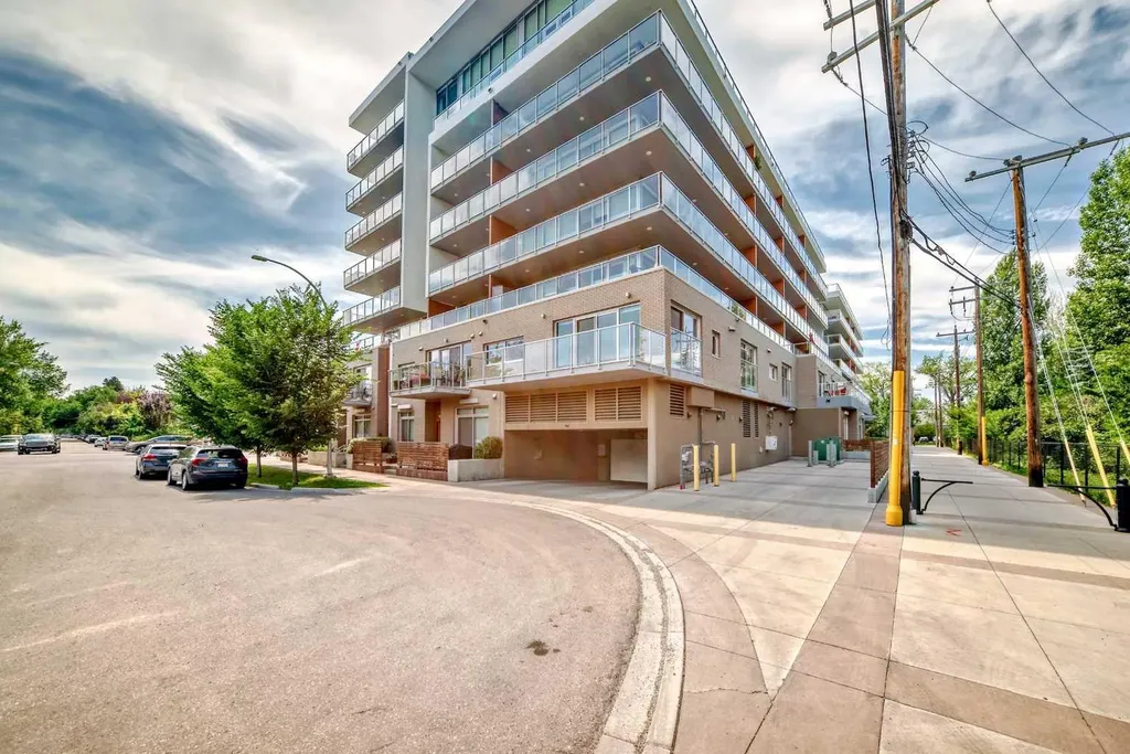 1234 5 Avenue NW Calgary AB T2N 0R9