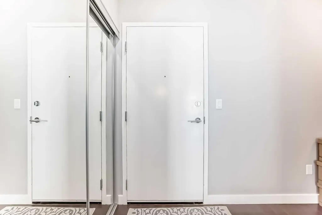 1234 5 Avenue NW Calgary AB T2N 0R9