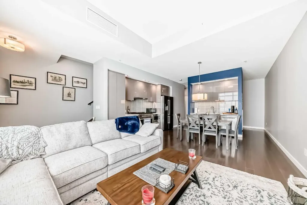 1234 5 Avenue NW Calgary AB T2N 0R9