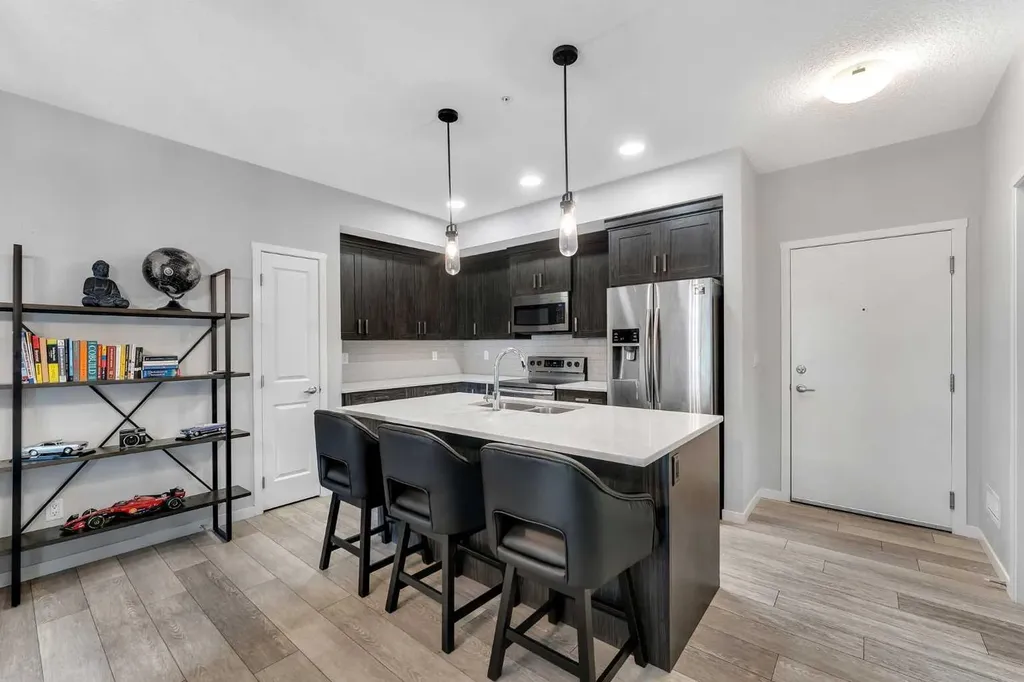370 Harvest Hills Common NE Calgary AB T3K 2M8