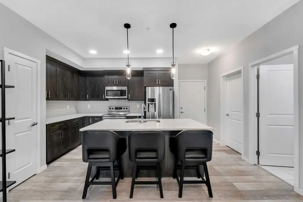 370 Harvest Hills Common NE Calgary AB T3K 2M8