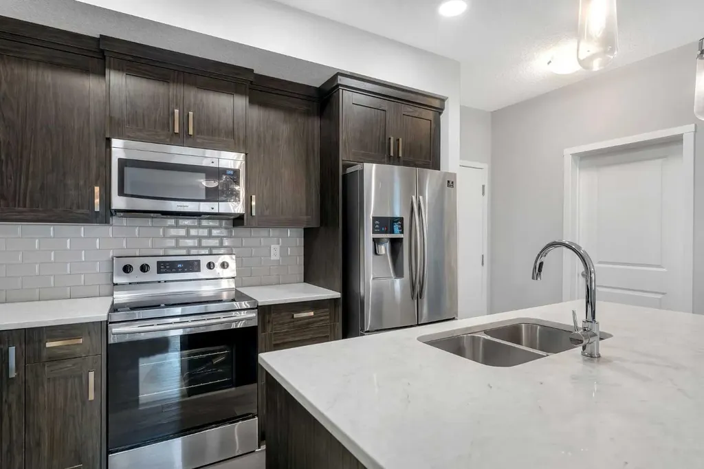 370 Harvest Hills Common NE Calgary AB T3K 2M8