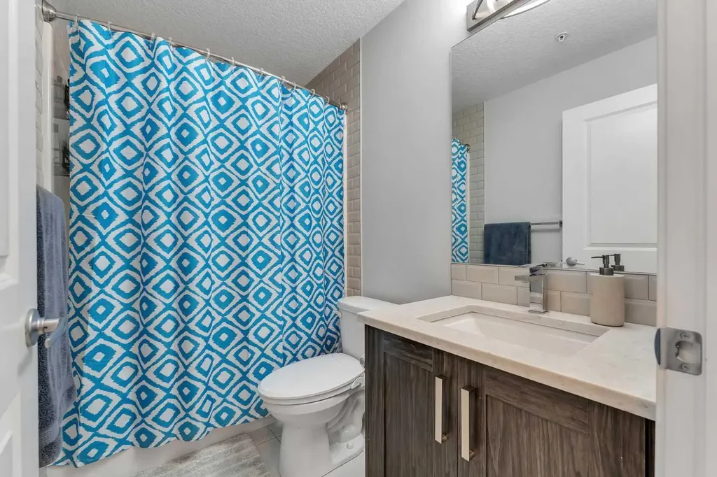 370 Harvest Hills Common NE Calgary AB T3K 2M8