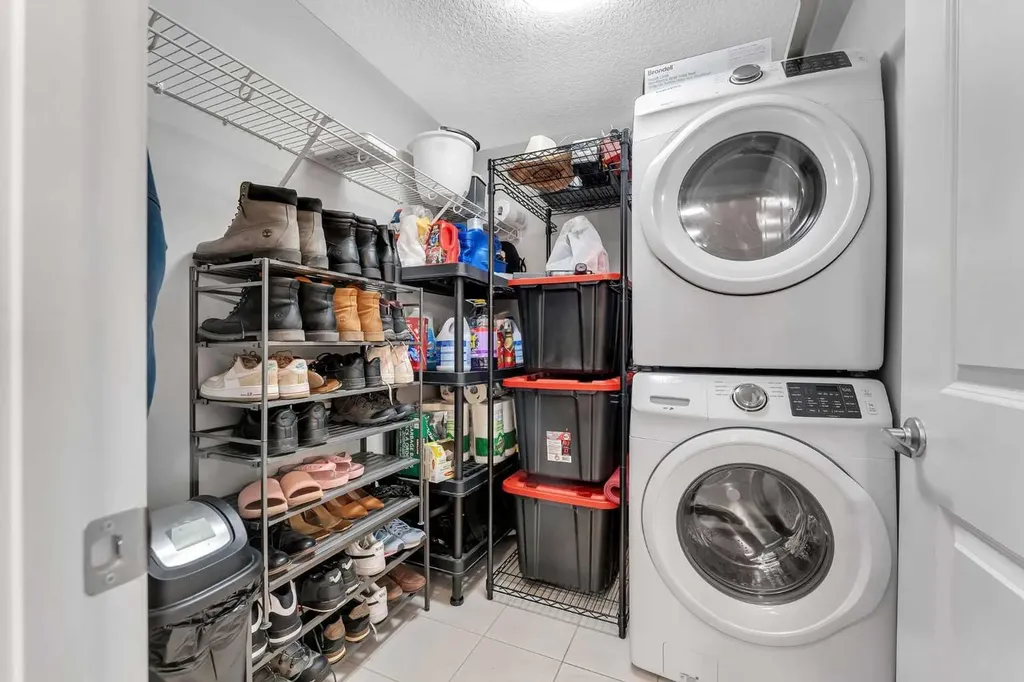 370 Harvest Hills Common NE Calgary AB T3K 2M8