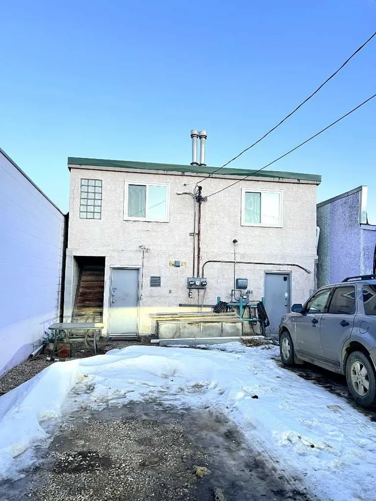 5044 50 Street Sylvan Lake AB T4S1P3