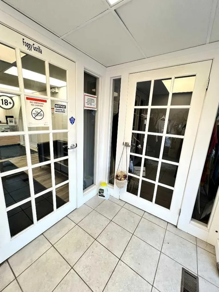 5044 50 Street Sylvan Lake AB T4S1P3