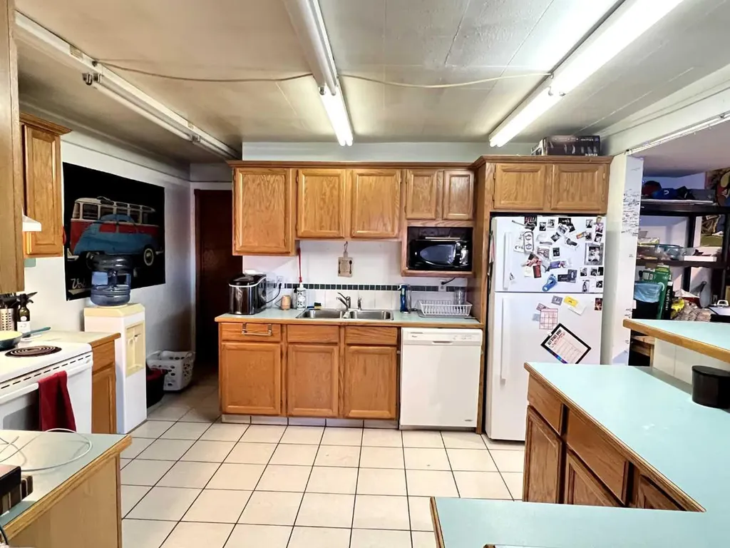 5044 50 Street Sylvan Lake AB T4S1P3