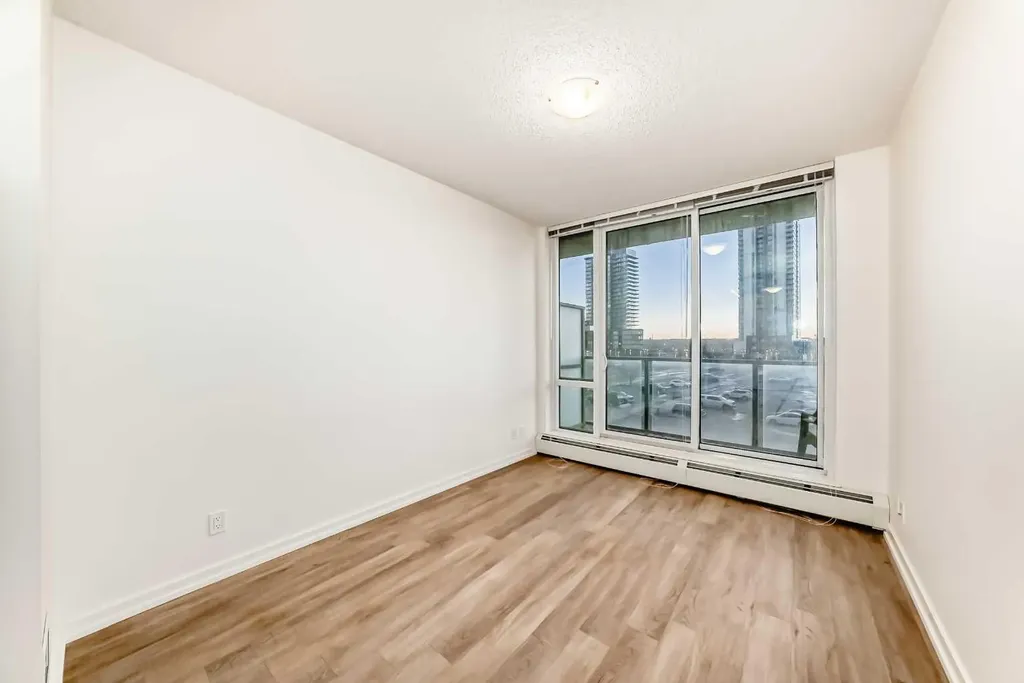 450 8 Avenue SE Calgary AB T2G 1T2