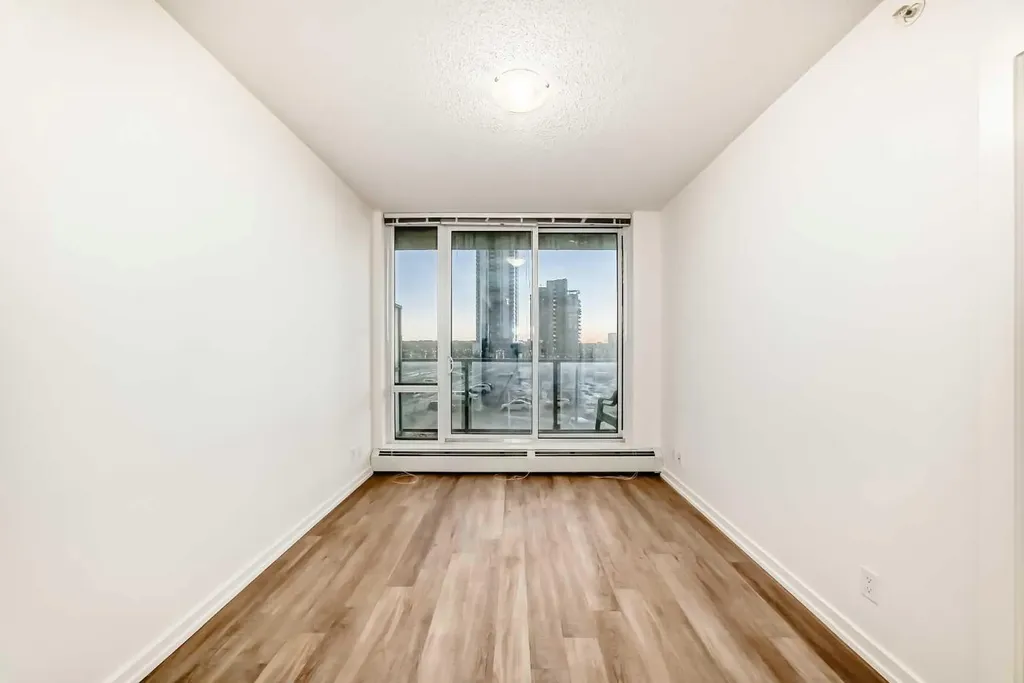 450 8 Avenue SE Calgary AB T2G 1T2