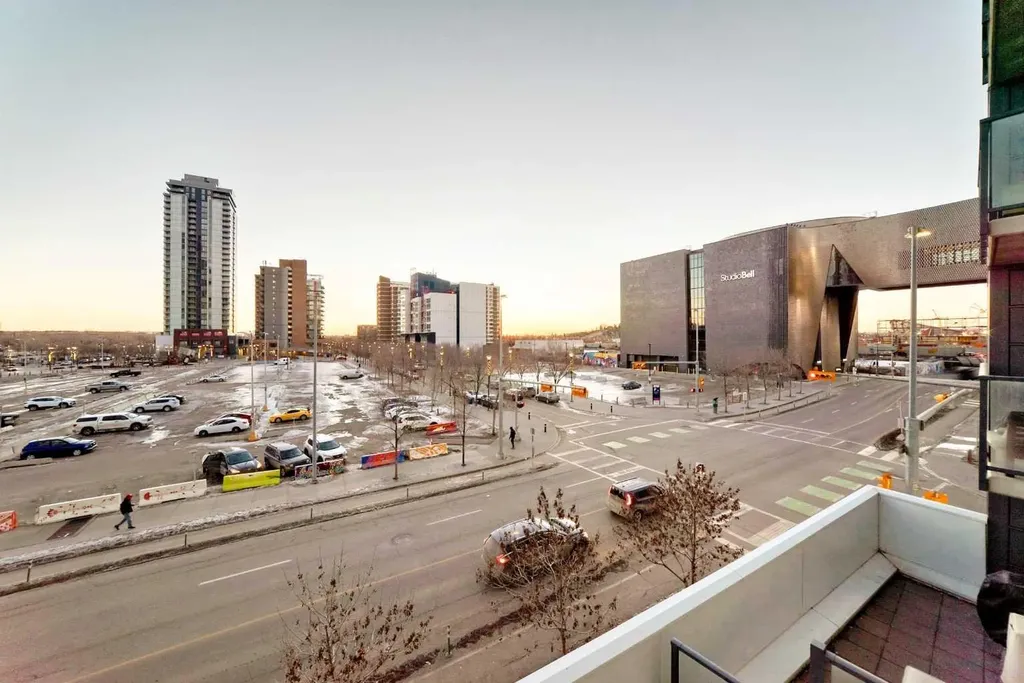 450 8 Avenue SE Calgary AB T2G 1T2