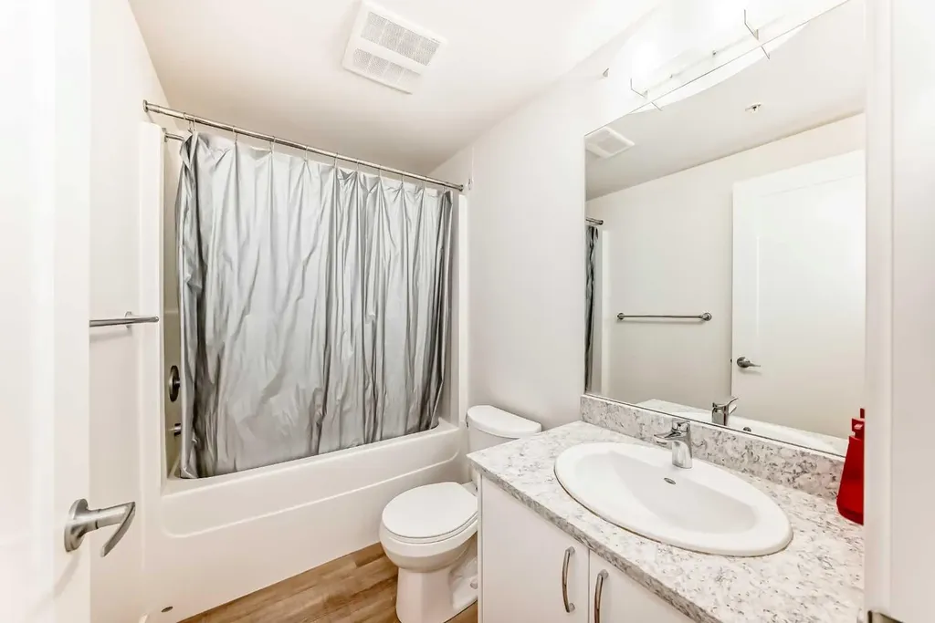 450 8 Avenue SE Calgary AB T2G 1T2