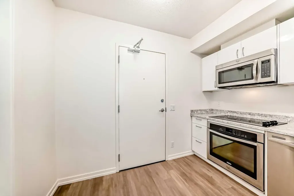 450 8 Avenue SE Calgary AB T2G 1T2