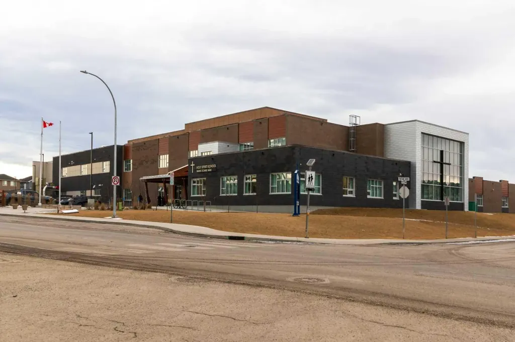 16 Fireside Way Cochrane AB T4C 0R1