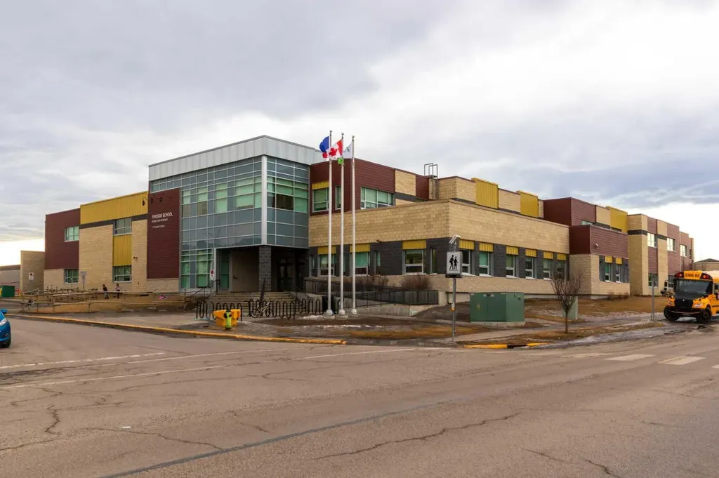 16 Fireside Way Cochrane AB T4C 0R1