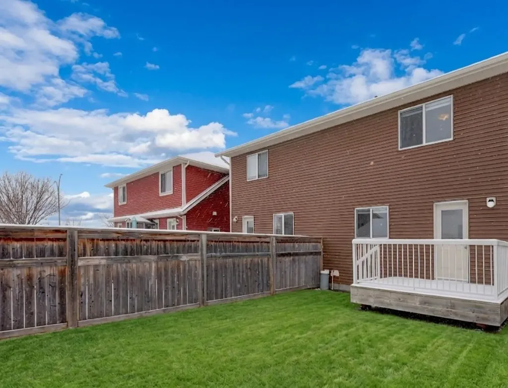 16 Fireside Way Cochrane AB T4C 0R1