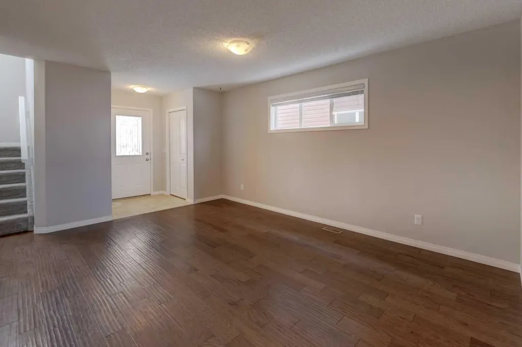 16 Fireside Way Cochrane AB T4C 0R1
