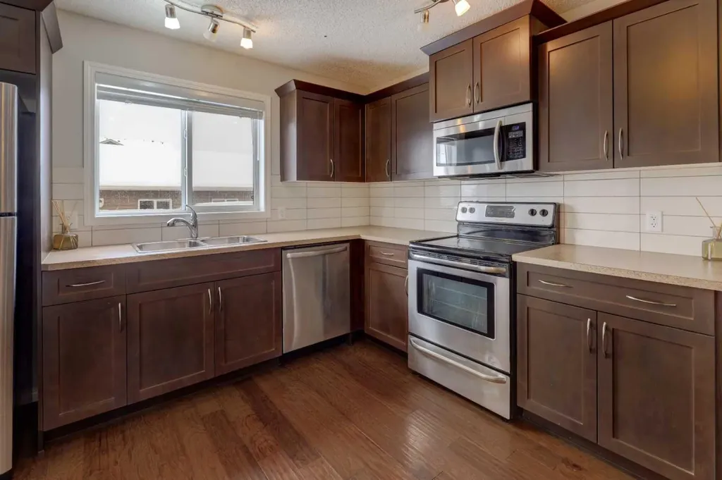 16 Fireside Way Cochrane AB T4C 0R1