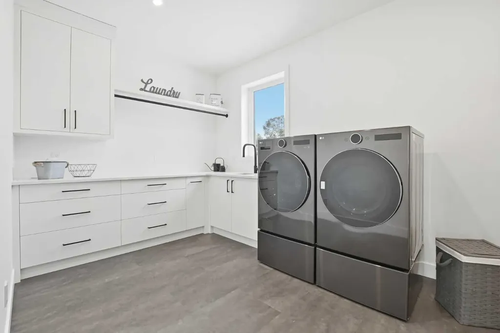 158 Jarvis Bay Drive Jarvis Bay AB T4S 1R8