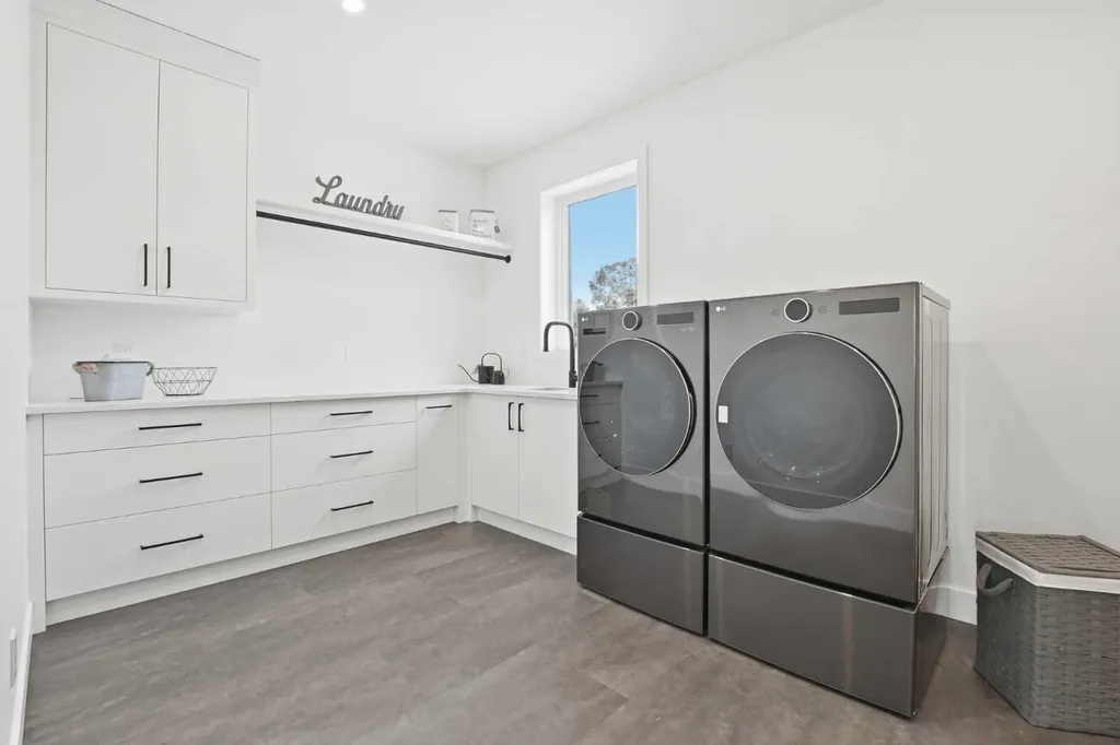 158 Jarvis Bay Drive Jarvis Bay AB T4S 1R8