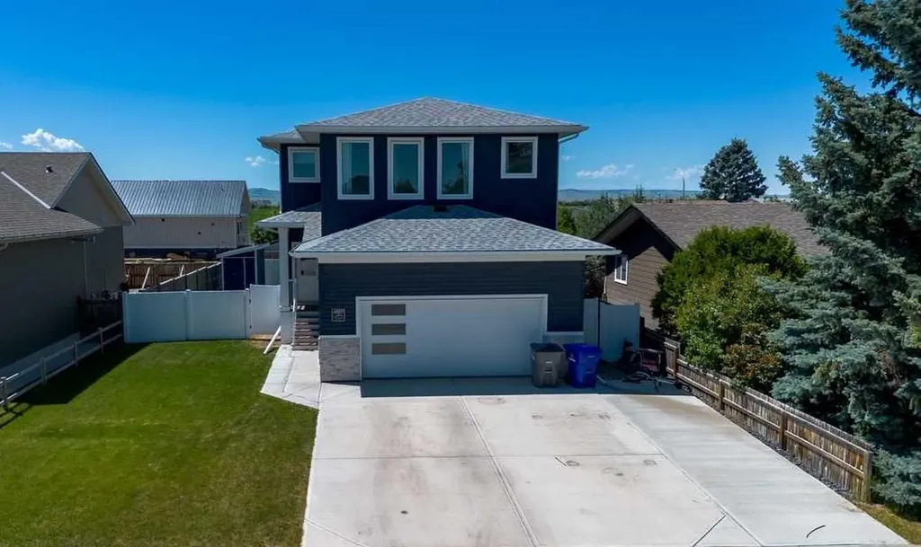 4889 7th Street W Claresholm AB T0L 0T0