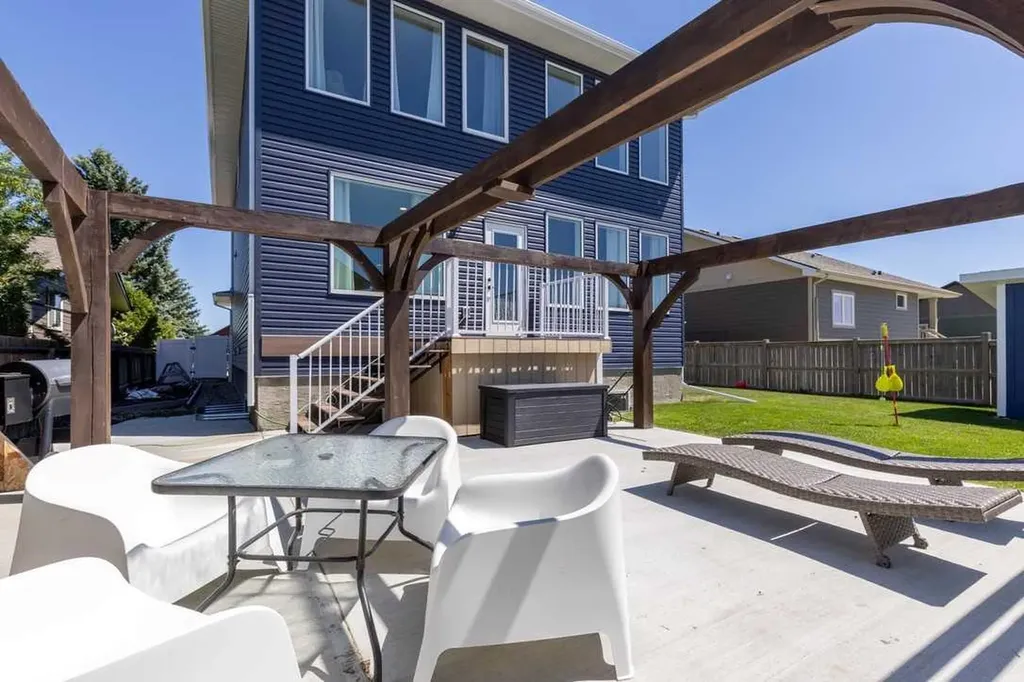 4889 7th Street W Claresholm AB T0L 0T0