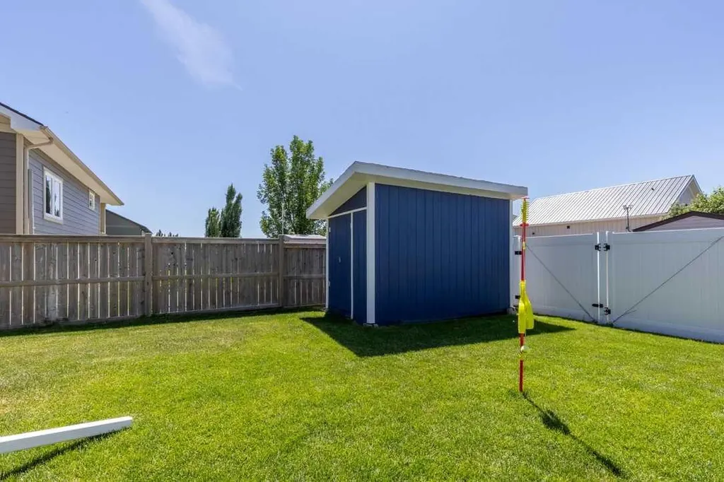 4889 7th Street W Claresholm AB T0L 0T0