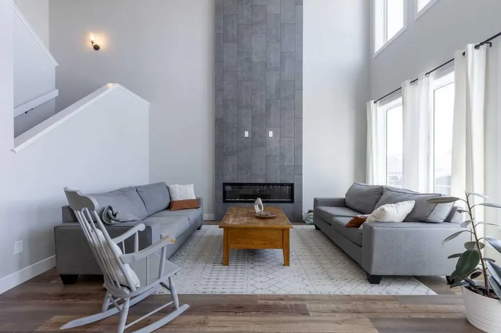 4889 7th Street W Claresholm AB T0L 0T0