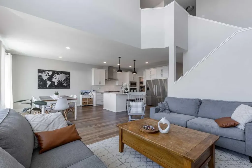 4889 7th Street W Claresholm AB T0L 0T0