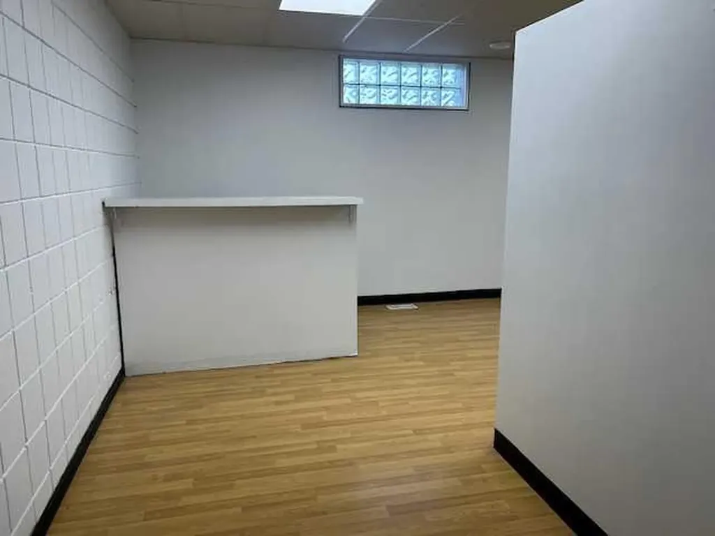440 2 Street W Brooks AB T1R 0T4