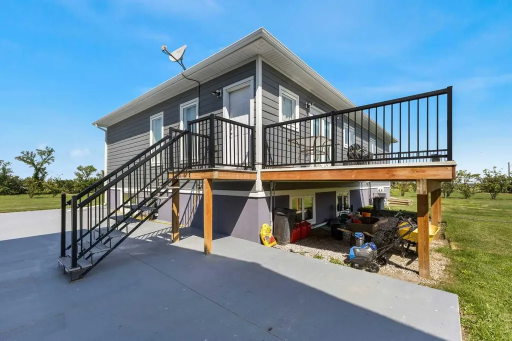 243077 Range Road 255 Rural Wheatland County AB T1P 0H9