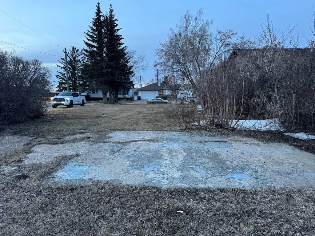 4925 51 Avenue Kitscoty AB T0B 2P0