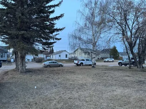 4925 51 Avenue Kitscoty AB T0B 2P0