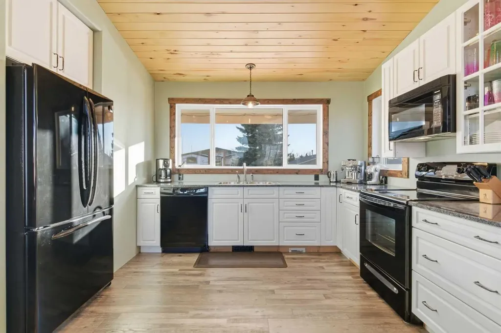 619 Lakeside Drive Rural Vulcan County AB T0B2R0