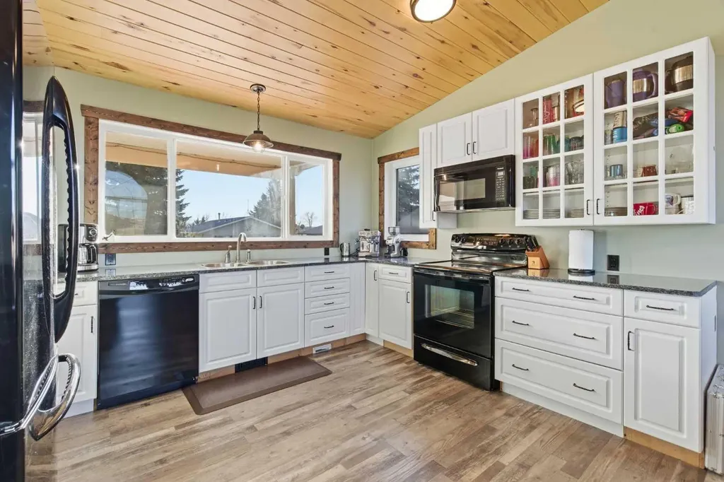 619 Lakeside Drive Rural Vulcan County AB T0B2R0