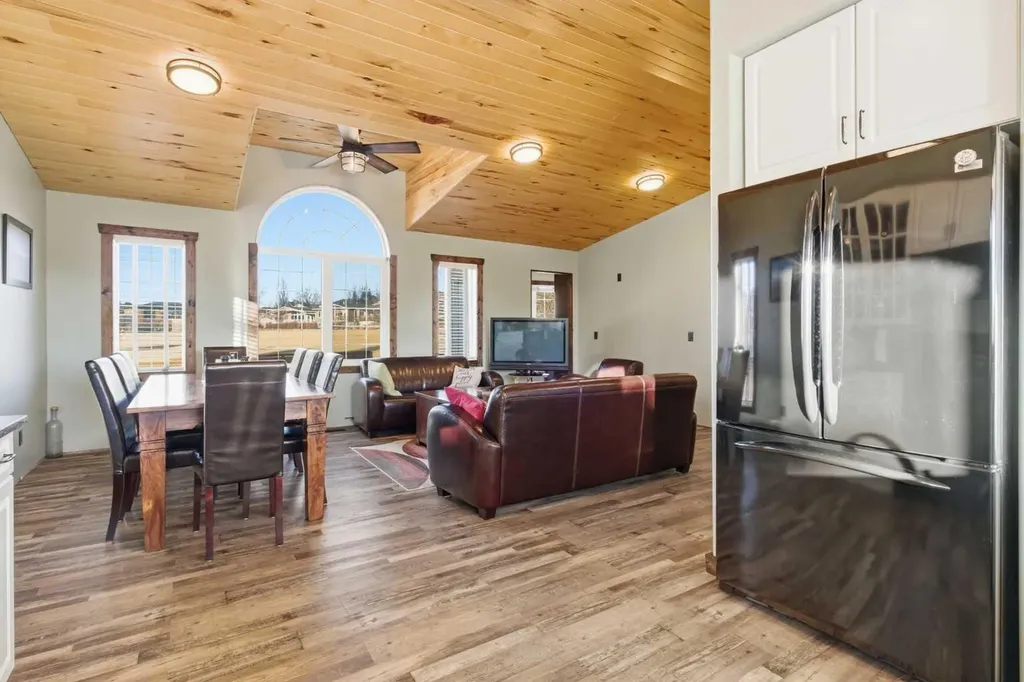 619 Lakeside Drive Rural Vulcan County AB T0B2R0