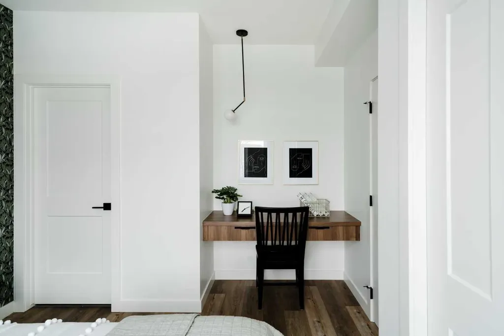 430 Sage Hill Road NW Calgary AB T3R 2J9