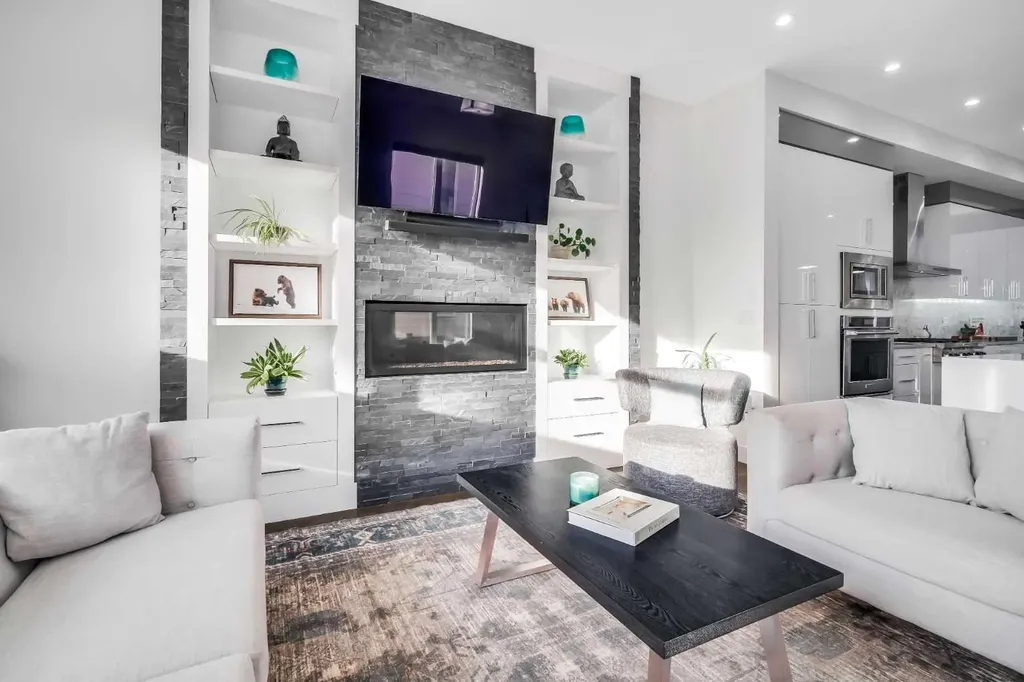 2415 25 Avenue NW Calgary AB T2M 2C6