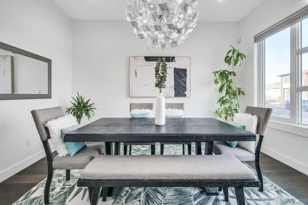 2415 25 Avenue NW Calgary AB T2M 2C6
