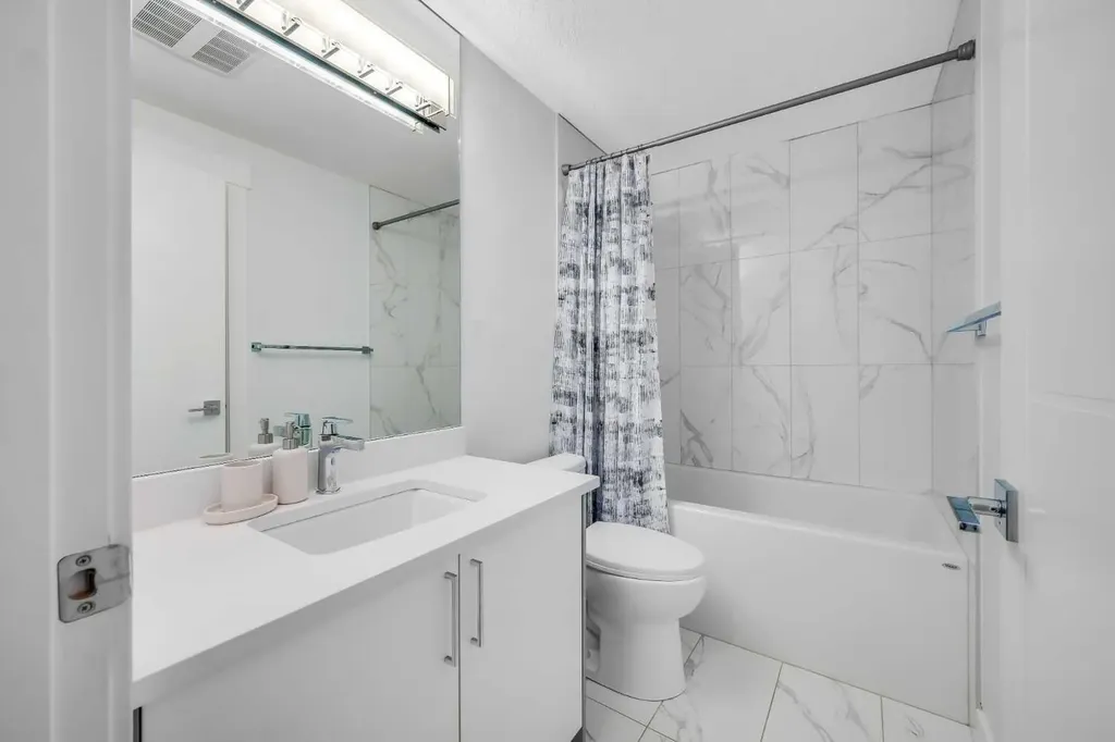 2415 25 Avenue NW Calgary AB T2M 2C6
