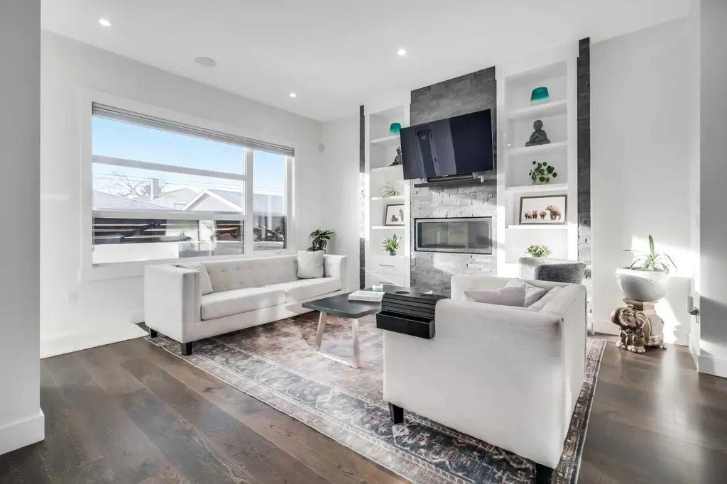 2415 25 Avenue NW Calgary AB T2M 2C6