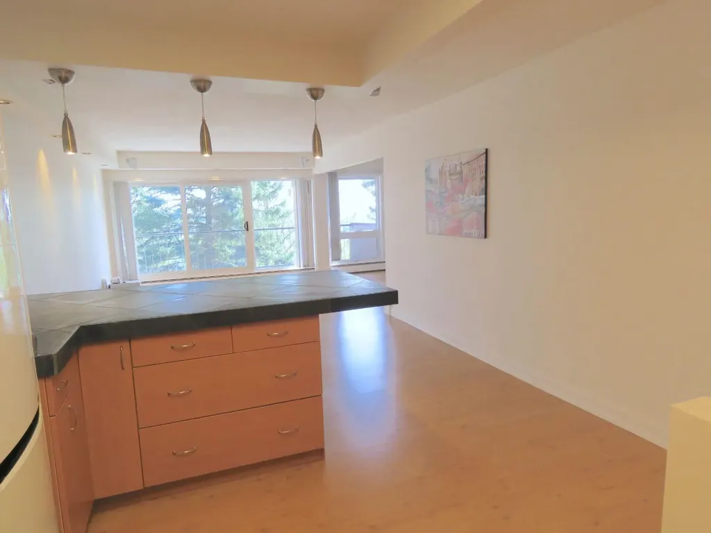 328 Cedar Crescent SW Calgary AB T3C 2Y8