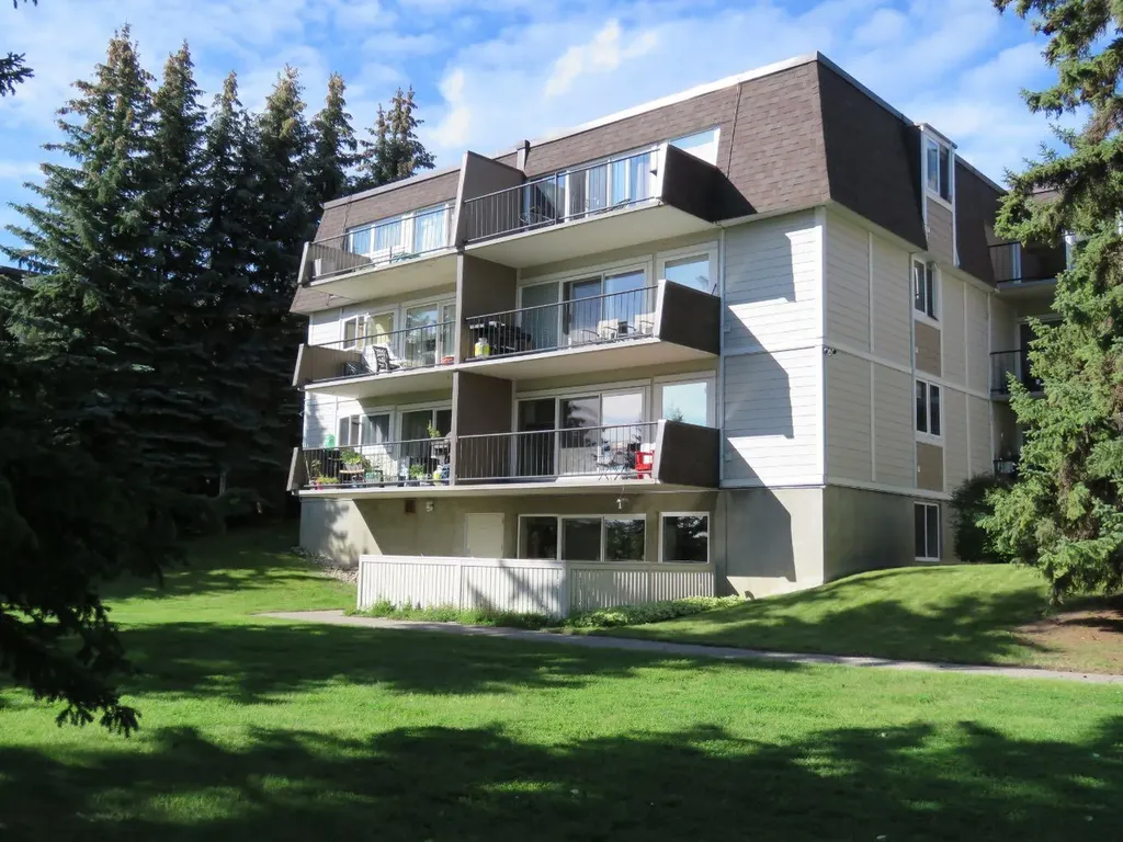 328 Cedar Crescent SW Calgary AB T3C 2Y8