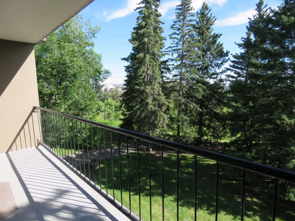 328 Cedar Crescent SW Calgary AB T3C 2Y8