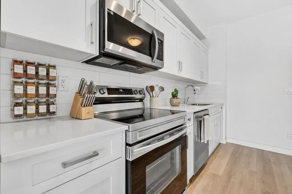 40 Sage Hill Walk NW Calgary AB T3R 2C5