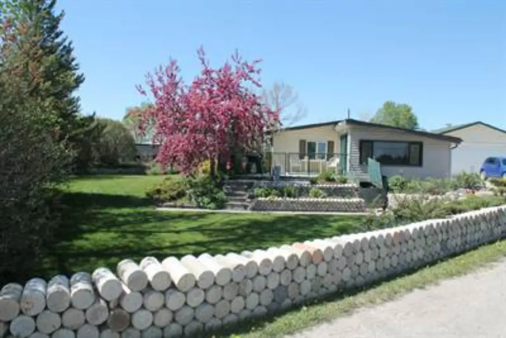 8080R 9 Avenue SE Calgary AB T2B 0A1